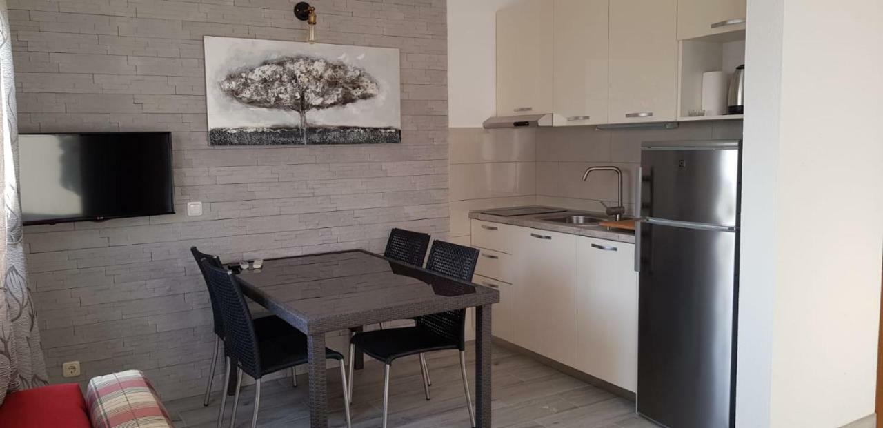 Apartments Marina Трогир Екстериор снимка